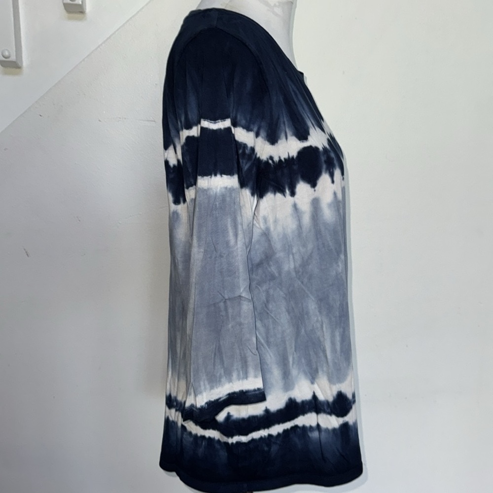 Chico's Zenergy Tie-Dye Drawstring 3/4 Sleeve Blue Tie Dye Top - Picture 4 of 9